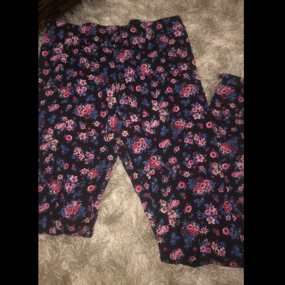 Floral leggings.